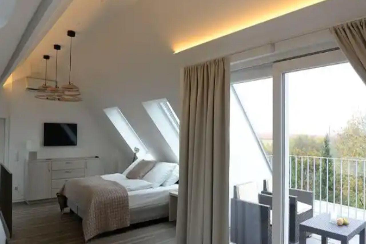 Frederics Serviced Dantestrasse Apartment